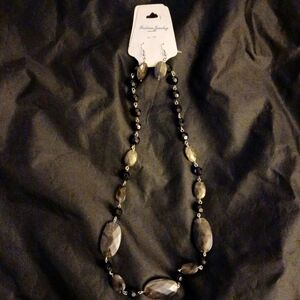 Earring & necklace set